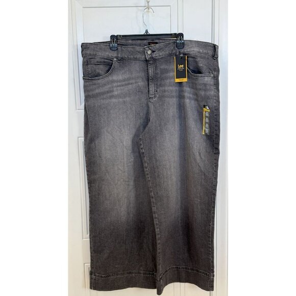 NWT Lee Legendary Plus High-Rise Trouser Jeans 22W Petite Dark Wash Wide Leg - Picture 1 of 10